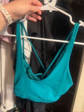 lululemon athletica SONIC Teal Strappy Sports Bra size 8 EUC